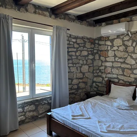 Casa Marii Beachfront In Villa 2 Mai