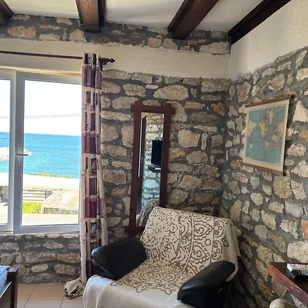 Casa Marii Beachfront In